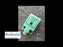 Der Ultraschall-Direct-Detection-Sensor von Pepperl+Fuchs ist UB100-F77-E2-V31