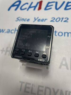 Omron E5CD-CX2A6M-000 Digitale Temperaturreglerkg Original mit versiegelter Produktnummer BSW000R