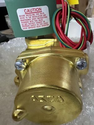8344G074 110V Emerson ASCO Magnetventil 4 Wege 1/2 "NPT Einzelmagnetkopfkörper aus Messing