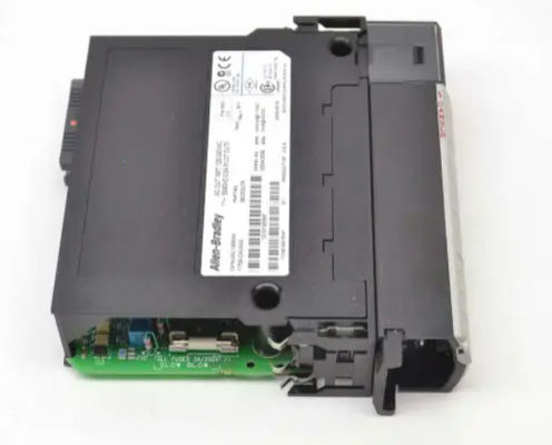 1756-OA16 Allen Bradley ControlLogix 16-Punkte-D/O-Modul 120-140 Volt Wechselstrom