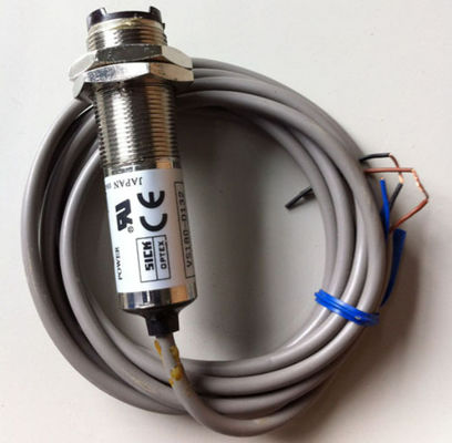 SICK VTF18-4N1212 Zylindrische photoelektrische Sensoren 18 mm x 18 mm x 63,6 mm