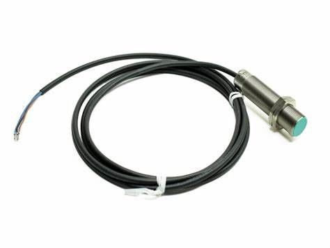 PEPPERL FUCHS 8 mm Flush-kapazitiver Sensor CBB8-18GS75-E2 zur präzisen Detektion