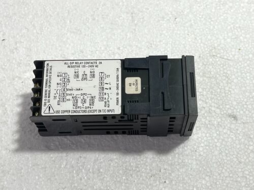 Honeywell DC120L-1-0-0-0-1-0-0 Temperaturbegrenzungssteuerung, universeller Eingang, 1/16-DIN, Relais-Ausgang