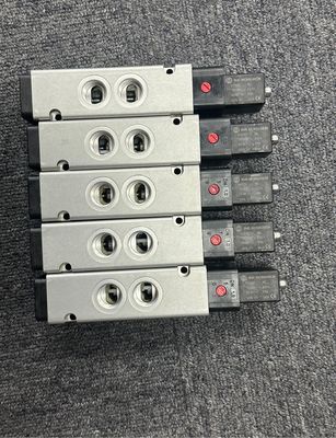 Norgren V60... V63 Serie V62C513A-A218J Pilot-Solenoidventil mit 10-30 VDC Betriebsspannung und 8 digitalen Eingängen