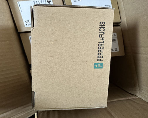 P&F UC6000-30GM70-2E2R2-V15 Ultraschallsensor