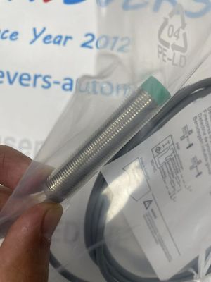 Siemens 3RG4022-0CD00 Induktiv-Proximitätsschalter mit Linearität ±0,2% der Spannweite und Einbruchschutz IP66/67