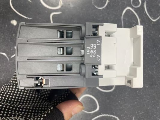 ABB AX40-30-10-81 Kontakte für den Druckbereich von 0 bis 8 Bar