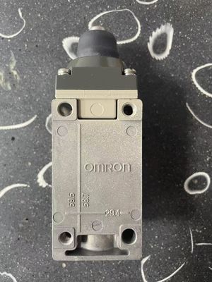 Omron D4A-3109N Kompakter Schwergeräte-Limit-Switch mit 32 GB SSD-Speicher