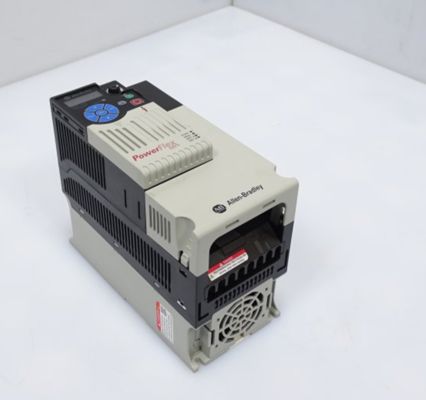 Allen-Bradley 25B-D017N114 Einstellfrequenzantrieb mit ± 10V 0...20 mA Ausgangsbereich 1,4 GHz Prozessorgeschwindigkeit