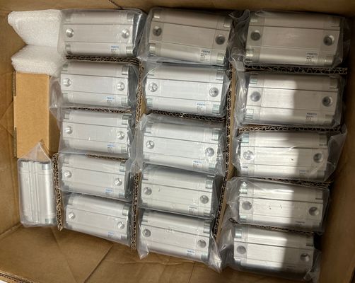 Festo Compact-Zylinder ADVU-32-30-P-A