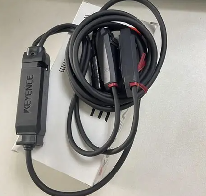 Keyence FD-XS8 Klemm-Durchflussmesser für Mikrofluidik