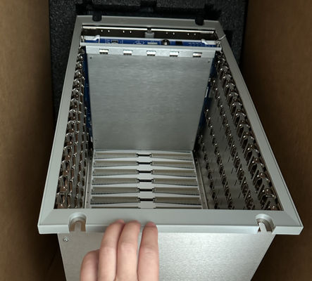 3500/05-01-02-00-00-01 Bently Nevada Vibrationsüberwachungssystem 19 Zoll Rack 14 Modul Slots