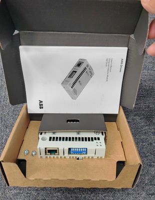 ABB RETA-01 Die R-Serie RETA-01 ist ein Ethernet-Adaptermodul mit einem Port, das zwei Kommunikationsprotokolle unterstützt