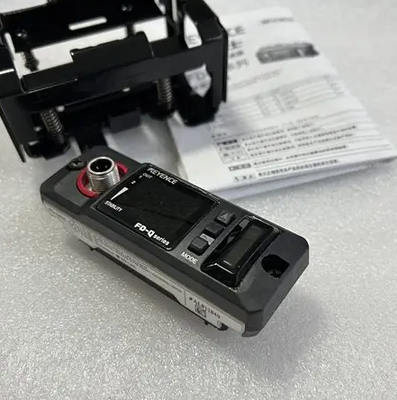 Keyence FD-Q10C Nicht-intrusiver Klemm-Durchflusssensor für Flüssigkeiten